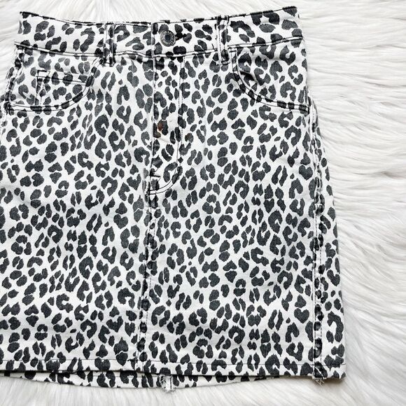& Denim Leopard Print Denim Mini Skirt White and Black Size 2 - Picture 1 of 5